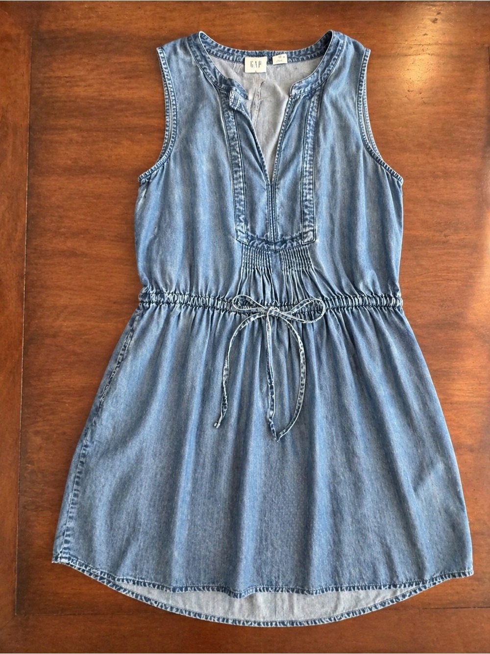 GAP Chambray Sleeveless Dress XS Tie Waist Lyocell Soft Denim Cute - Picture 2 of 8